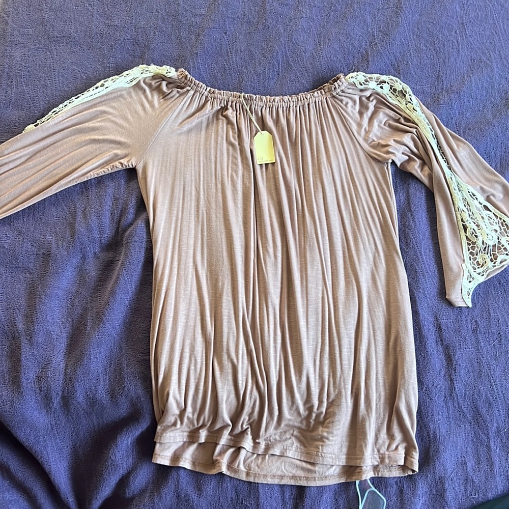 Off shoulder tunic, size S